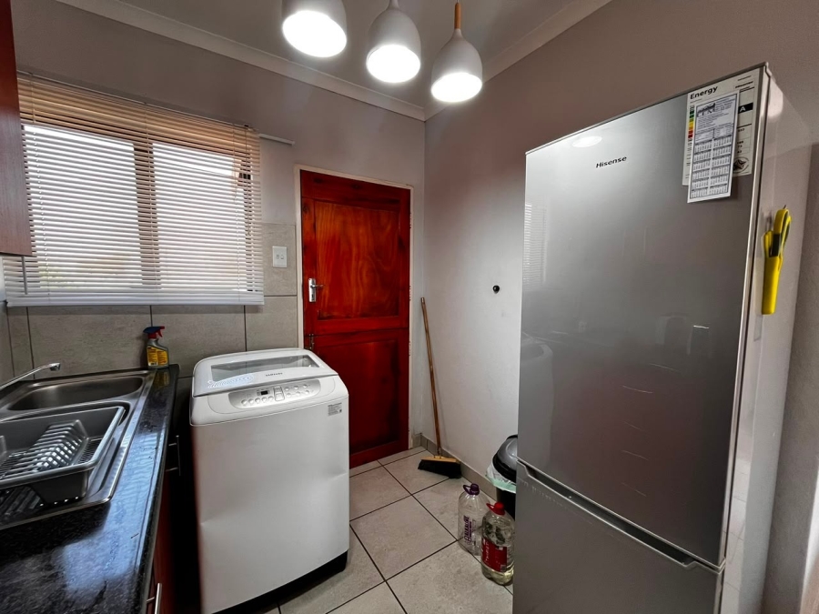To Let 2 Bedroom Property for Rent in Waterval East North West